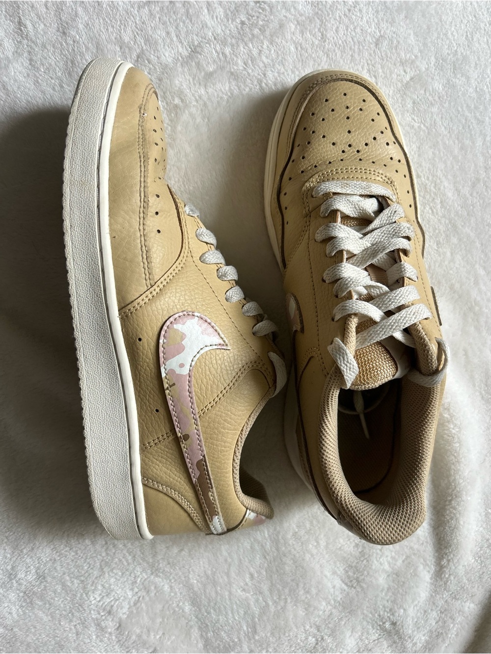 Nike Low Court Vision Sesame Camo Leather Sneakers Style DX3734-200 Size 8.5